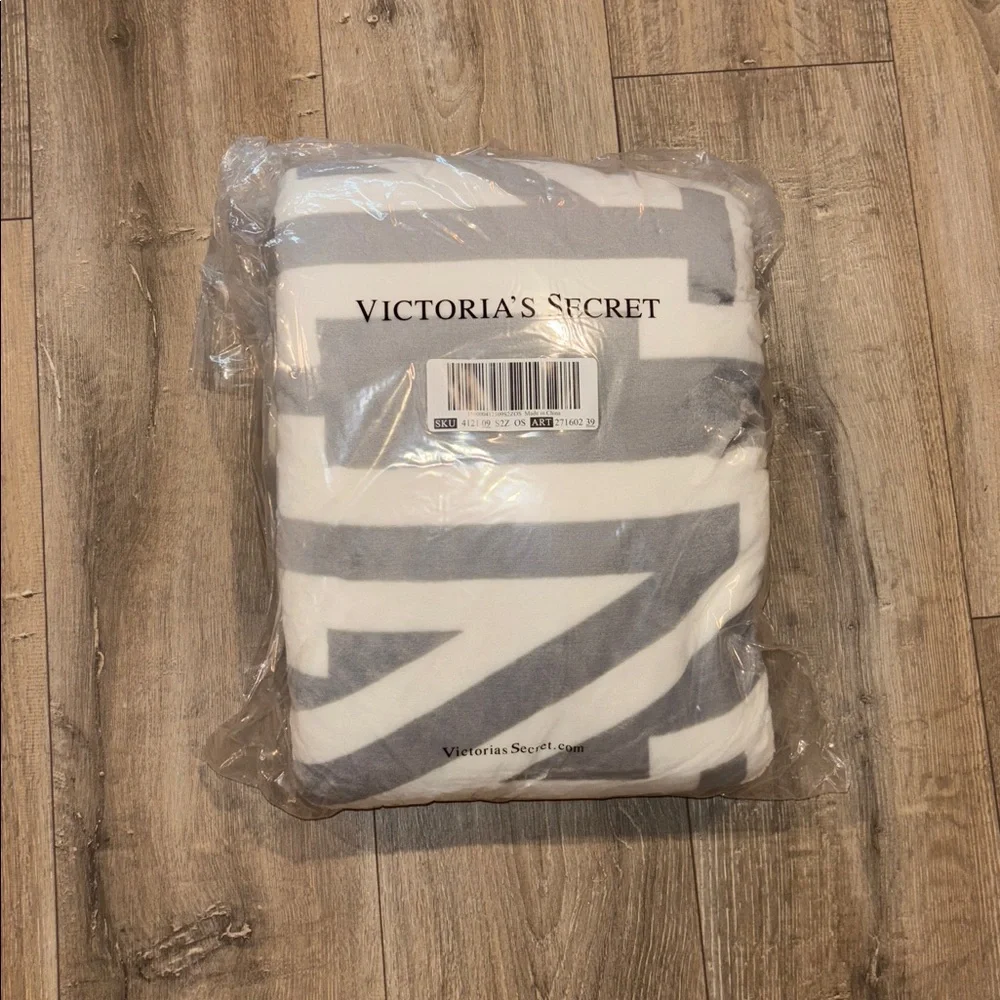 PINK Victoria’s Secret Throw Blanket